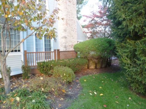 9 Village Dr, Montville Township NJ  07045-9461 exterior
