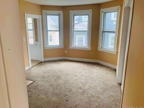 10 Pearl St, Waterbury CT  06704-3341 exterior