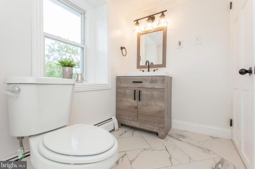 984 Lansdale Ave, Lansdale PA  19446-1620 exterior