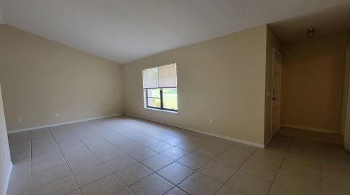 330 Inwood Ave, Fort Pierce, FL 34984-5113