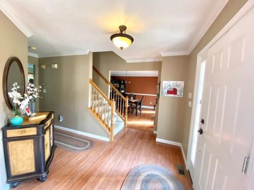 174 Neshannock Trails Dr, New Castle, PA 16105-2918