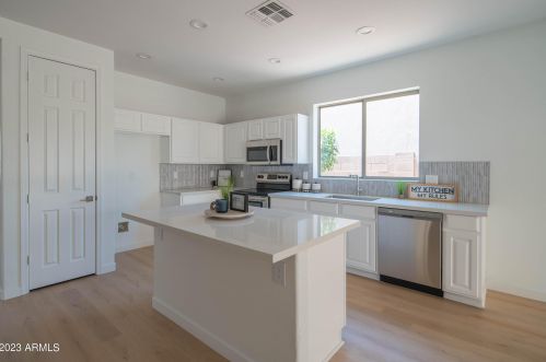 15046 Larkspur Dr, Sun City, AZ 85379-5949