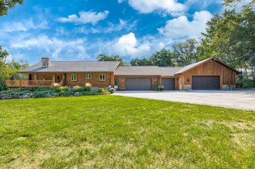 2717 Beaumont Ave, Waterford, WI 53185-4933