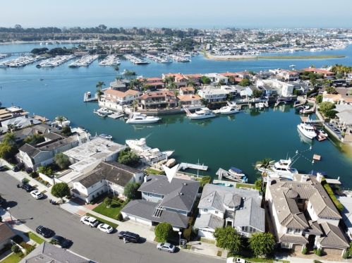 401 Evening Star Ln, Newport Beach, CA 92660-5706