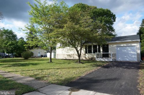 19 Jones Ave, West Deptford, NJ 08096-3733