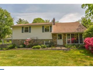 445 Black Swan Ln, Berwyn, PA 19312-1907