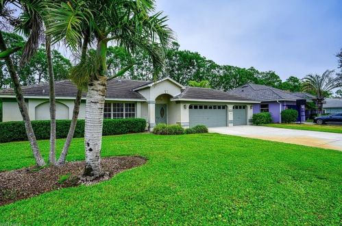 528 Henley Dr, Naples, FL 34104-6528