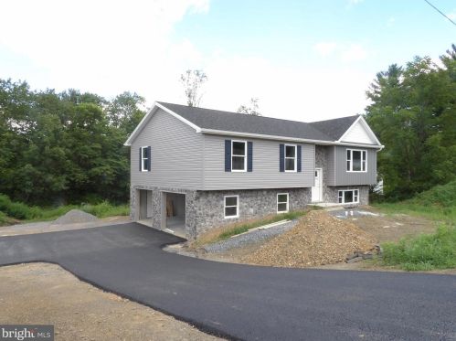 31 Long Stretch Rd, Lincoln Colliery, PA 17963-9190