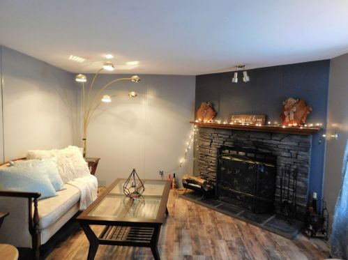 2 Sycamore Ave, North Hampton, NH 03862-4467