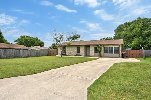 2212 Quail Meadow Dr, Georgetown TX  78626-8616 exterior