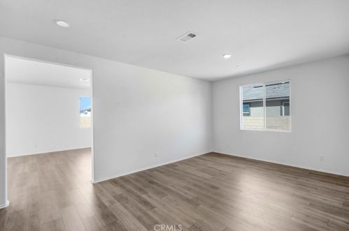 12354 Pinos Verde Ln, Victorville, CA 92392-8725