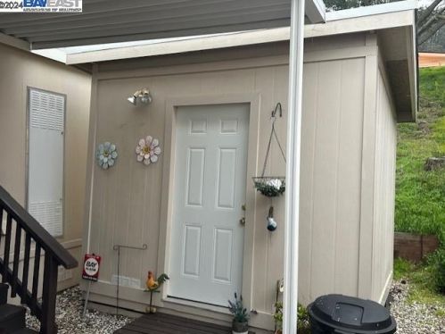 176 Harbor Dr, Daly City CA  94014-2829 exterior