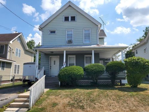 24 Crescent Pl, Middletown, NY 10940-5614