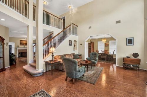 2514 Lakeside Dr, Taylor Lake Village, TX 77586-3392
