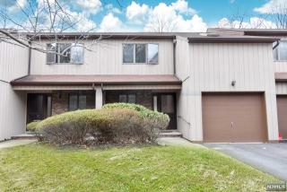 14 Williamsburgh Way, Montvale, NJ 07645-1423