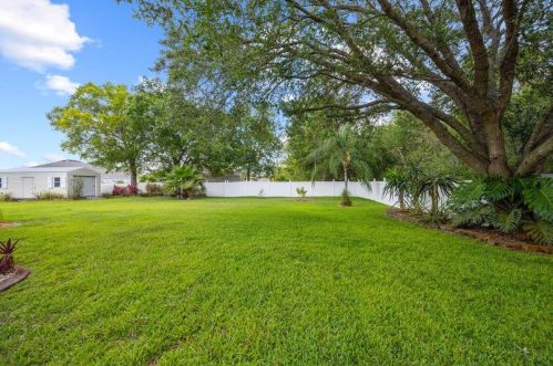 107 Hawthorne Cir, Fort Pierce FL 34953-3524 exterior