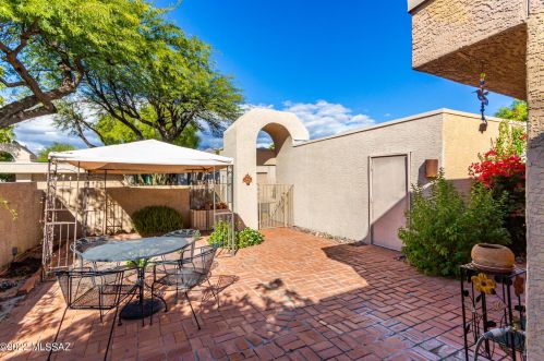 4418 Kleindale Rd, Tucson, AZ 85712-5435
