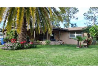 3529 Garfield Dr, Tarpon Springs, FL 34691-3320