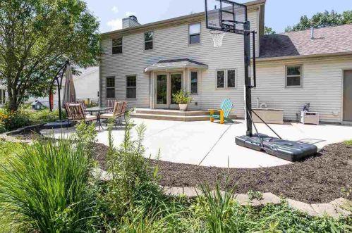 2149 Point Rd, Green Bay, WI 54313-5429