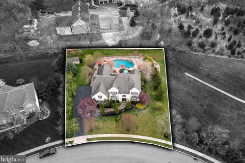 82 Longacre Dr, Collegeville, PA 19426-3811