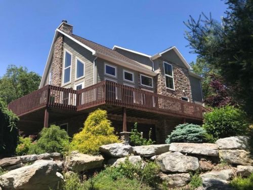 31 Mohican Ct, Hazle Township, PA 18202-8106