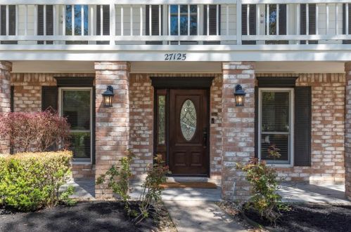 27125 Pyeatt Ln, Conroe, TX 77385-9067