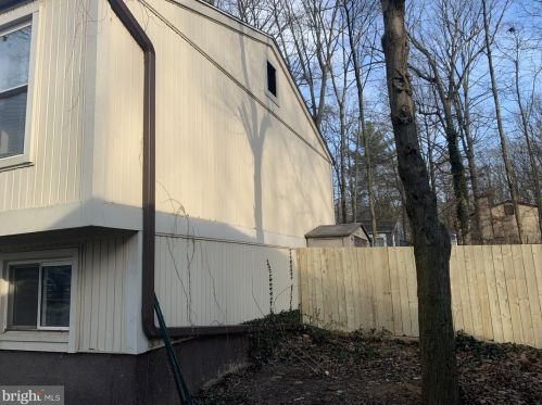 2262 Cocquina Dr, Herndon, VA 20191-1140
