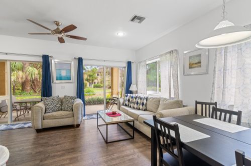 8323 Mulligan Cir, Fort Pierce, FL 34986-3281