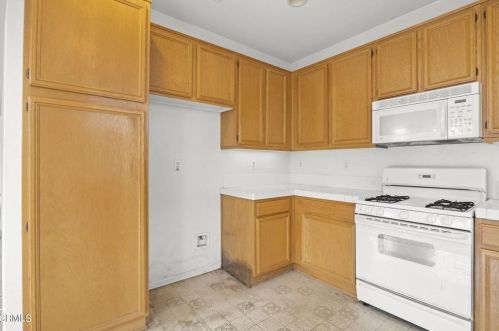 3870 Shakespeare Dr, Oxnard CA  93033-6868 exterior