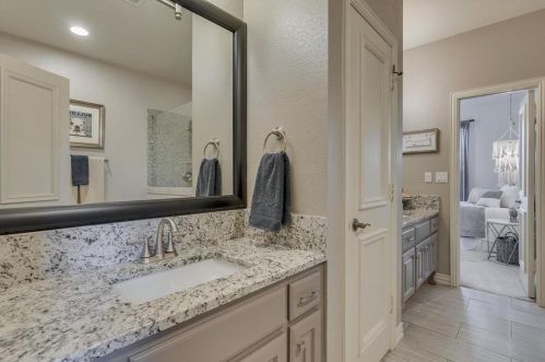 3101 Oak Crest Dr, Lewisville TX  75022-5268 exterior