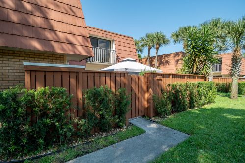 759 Buttonwood Ln, Boynton Beach, FL 33436-7128