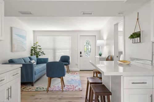 1343 Delmar Ln, Naples FL  34104-4284 exterior