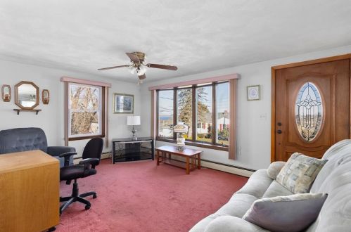 59 Grinnell Ave, Tiverton RI  02878-1901 exterior