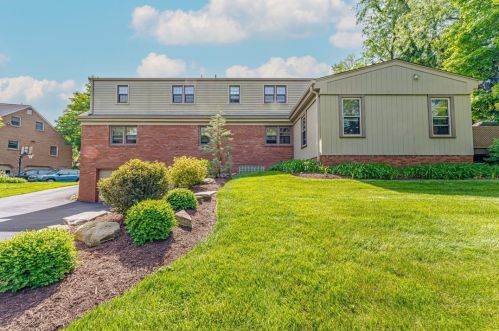 2540 Lindenwood Dr, Pittsburgh, PA 15241-2506