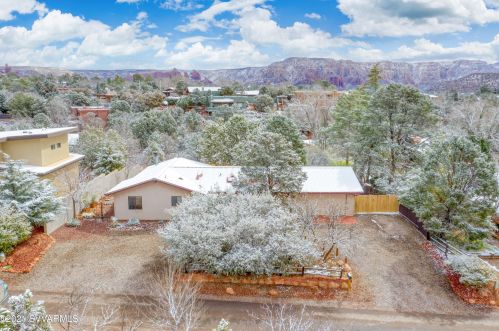 120 Grasshopper Ln, Sedona, AZ 86336-3360