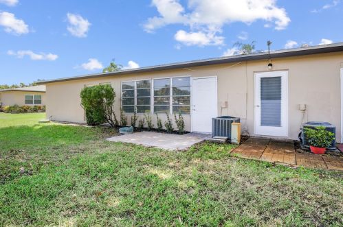 947 Circle Dr, Delray Beach FL  33445-3007 exterior