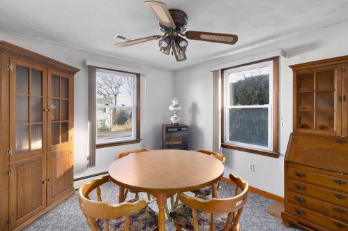 59 Grinnell Ave, Tiverton RI  02878-1901 exterior