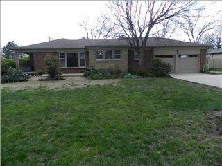 349 Brookside St, Wichita KS  67208-4215 exterior