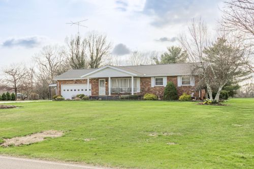 1517 Crissinger Rd, Marion, OH 43302-8230