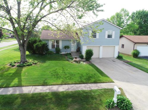 3325 Blodwen Cir, Darbydale, OH 43123-1810