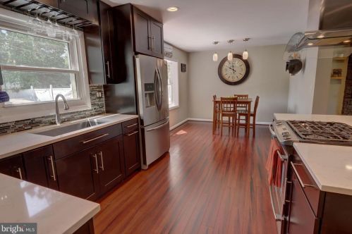 570 Old Orchard Ln, Camp Hill PA  17011-1828 exterior