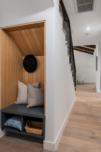 4070 Bakman Ave, North Hollywood CA  91602-3302 exterior