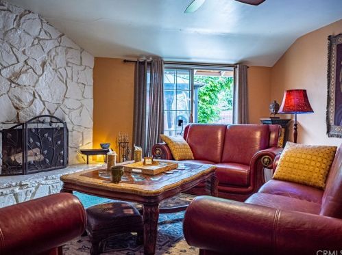 9521 Barkerville Ave, Whittier CA  90605-2915 exterior