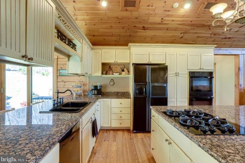 3714 Mountain Rd, Haymarket VA  20169-1739 exterior