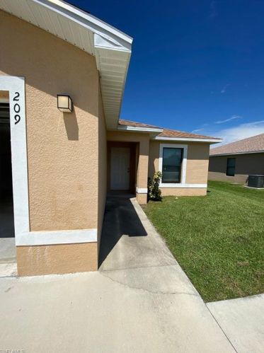 211 16th Ter, Cape Coral, FL 33909-5278