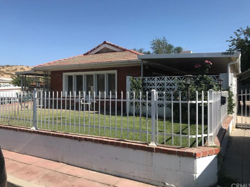 16853 Tracy St, Victorville, CA 92395-3721