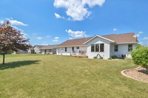 3190 Essen Rd, Green Bay, WI 54311-5025
