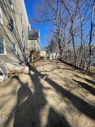 977 Social St, Woonsocket, RI 02895-1364