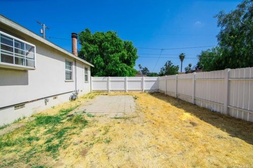 9659 Primrose Dr, Riverside CA 92503-4277 exterior