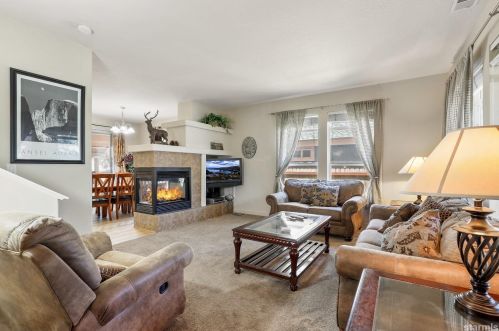 957 Tallac Ave, South Lake Tahoe, CA 96150-7954